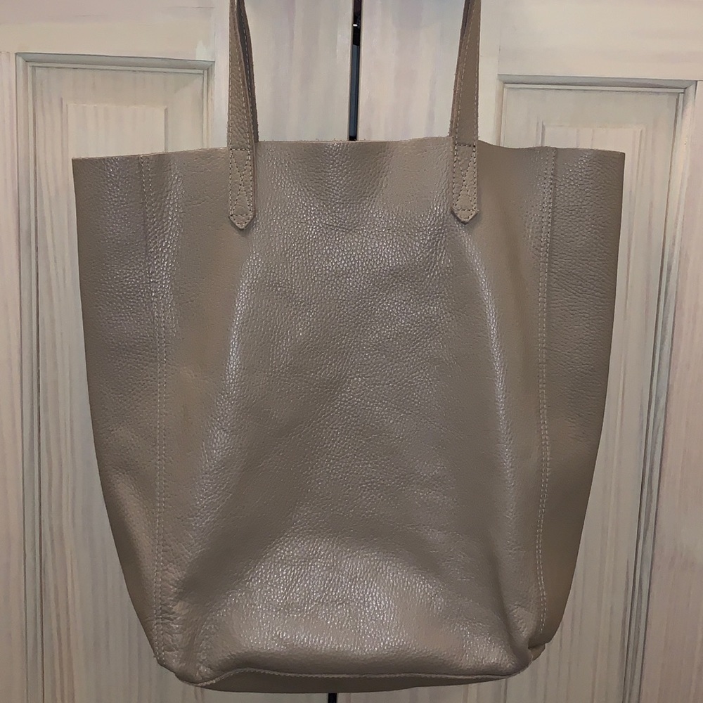 Cuyana Tall Leather Tote